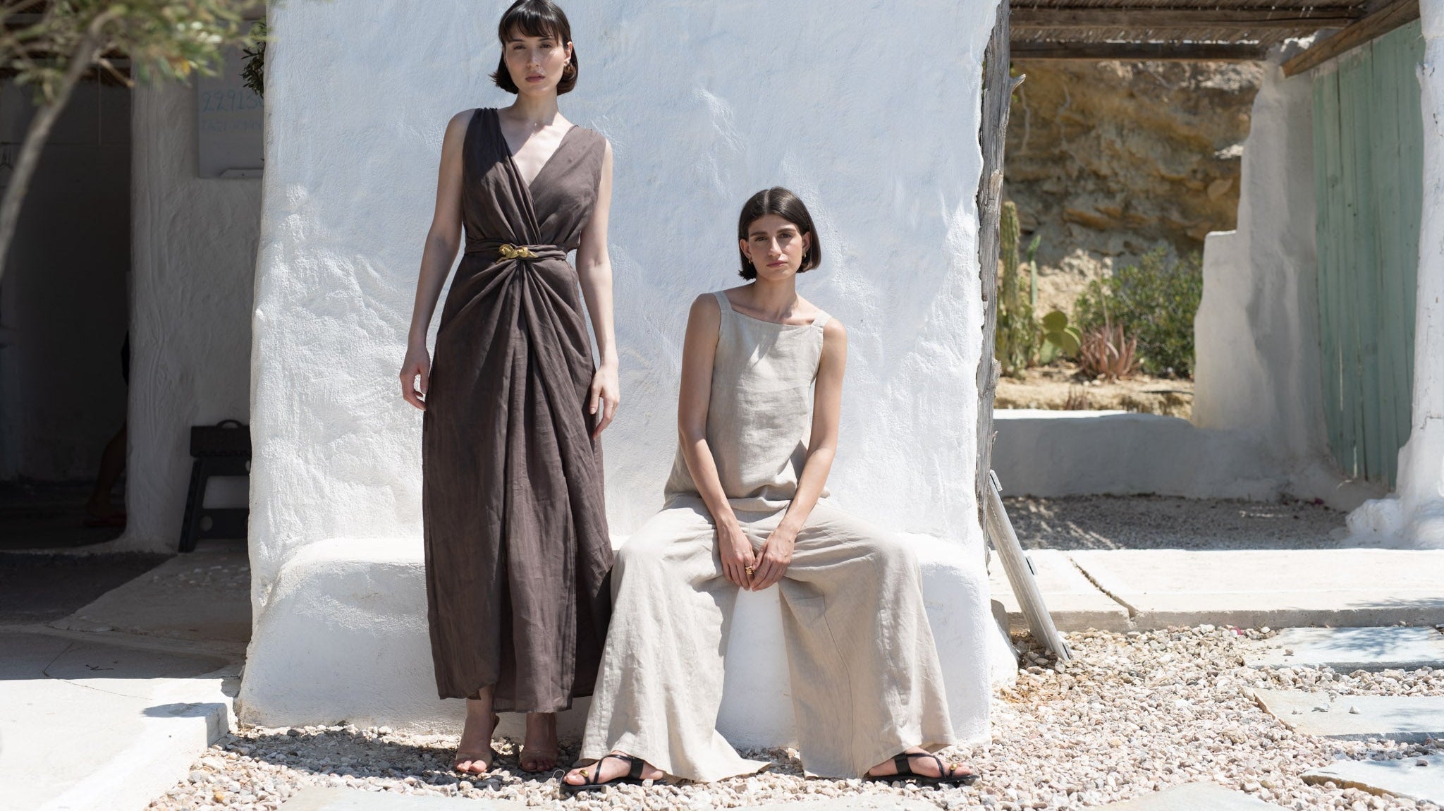 Beach Days to Baubles: The Linen Dresses & Outfits You Need This Christmas