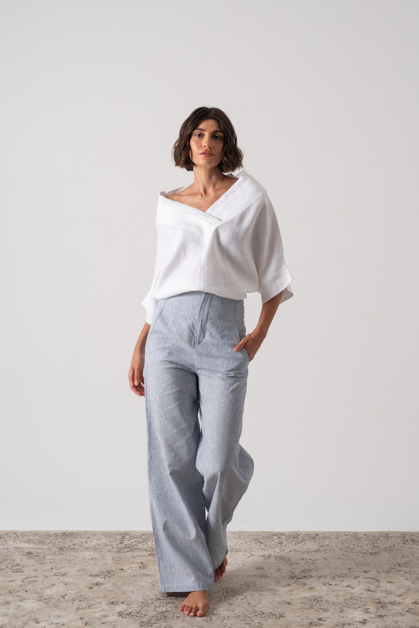 Architecture’s Linen Top White Luxmii