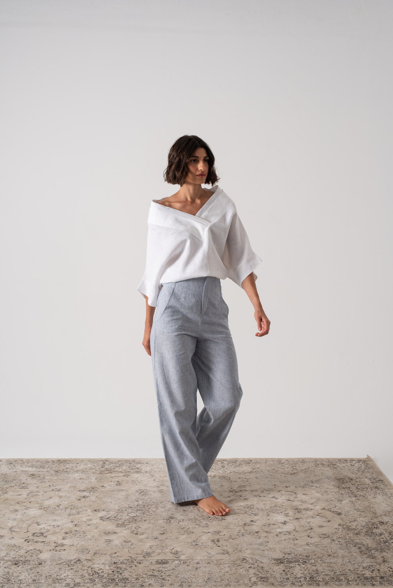 Architecture’s Linen Top White Luxmii
