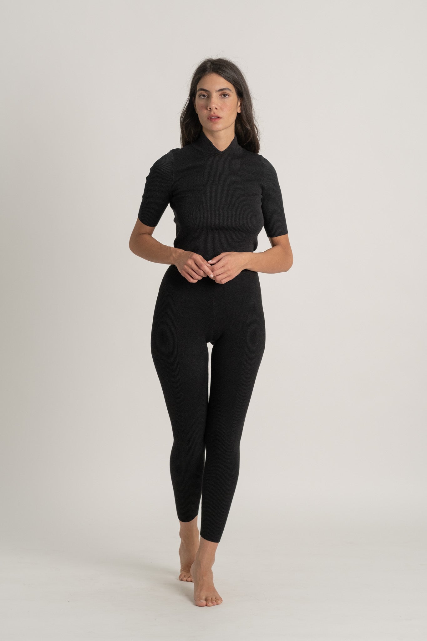 Ribbed Linen Entonnoir Top in Black Luxmii