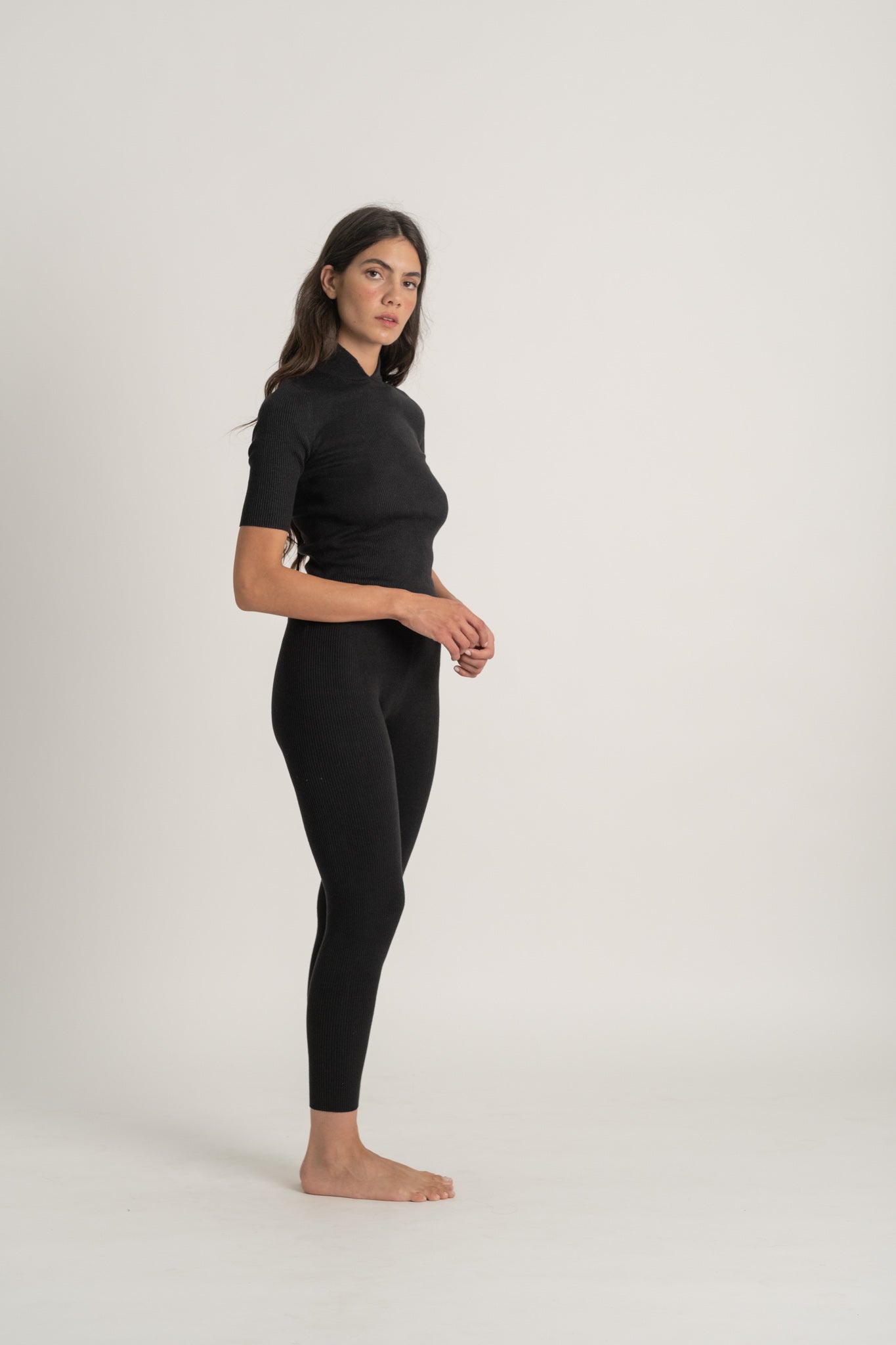 Ribbed Linen Entonnoir Top in Black Luxmii