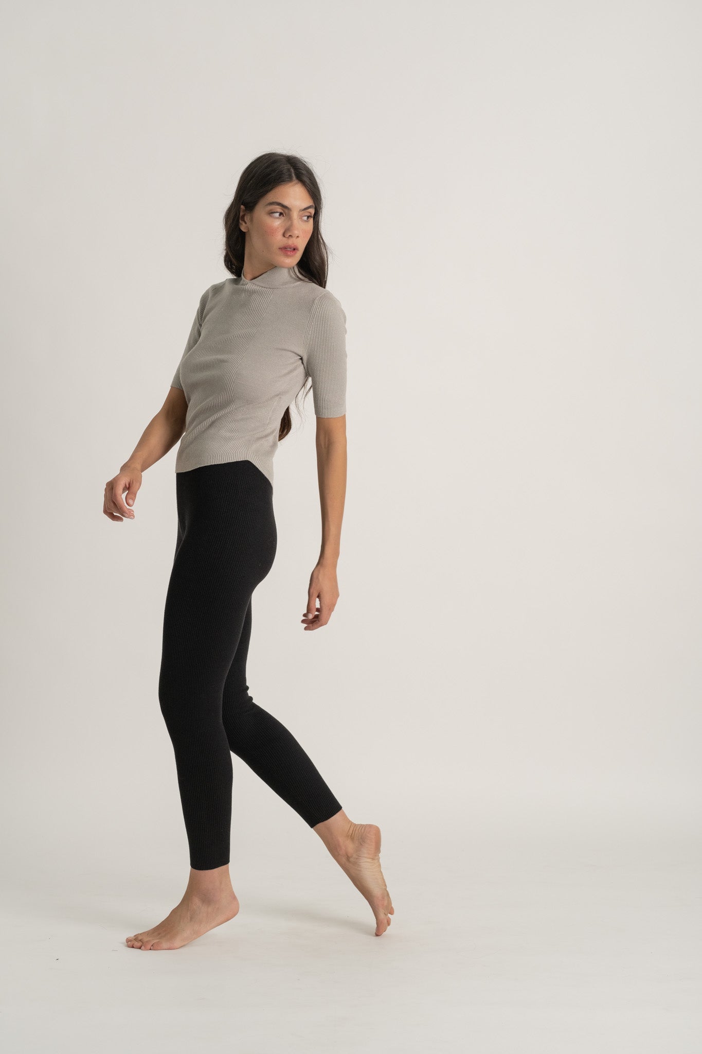 Ribbed Linen Entonnoir Top in Pebble Grey Luxmii