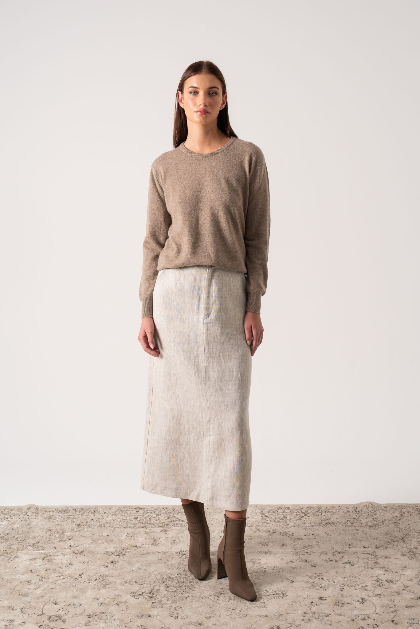 Velare Crewneck Cashmere Sweater Taupe Luxmii
