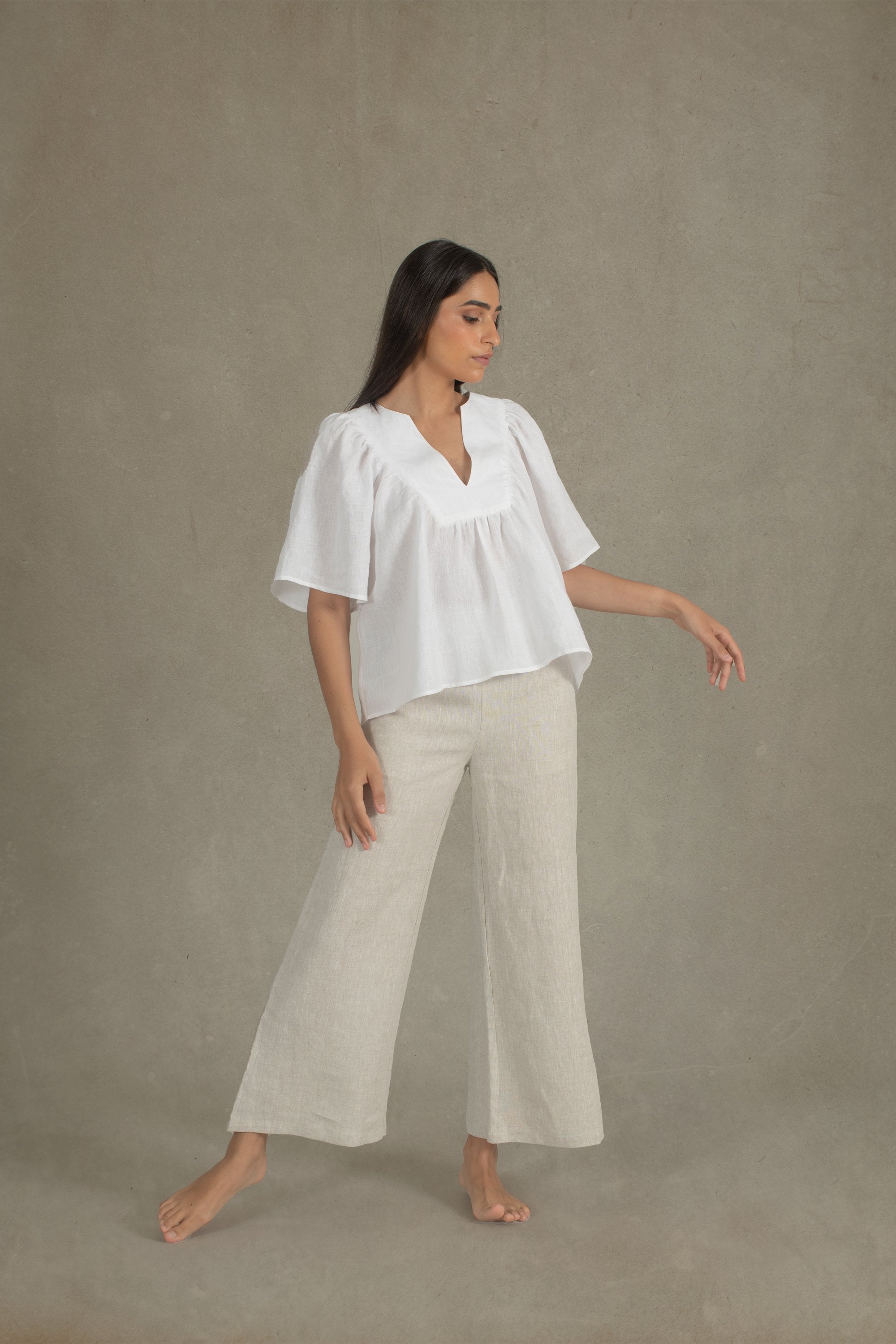 Akadamia Linen Top White Luxmii