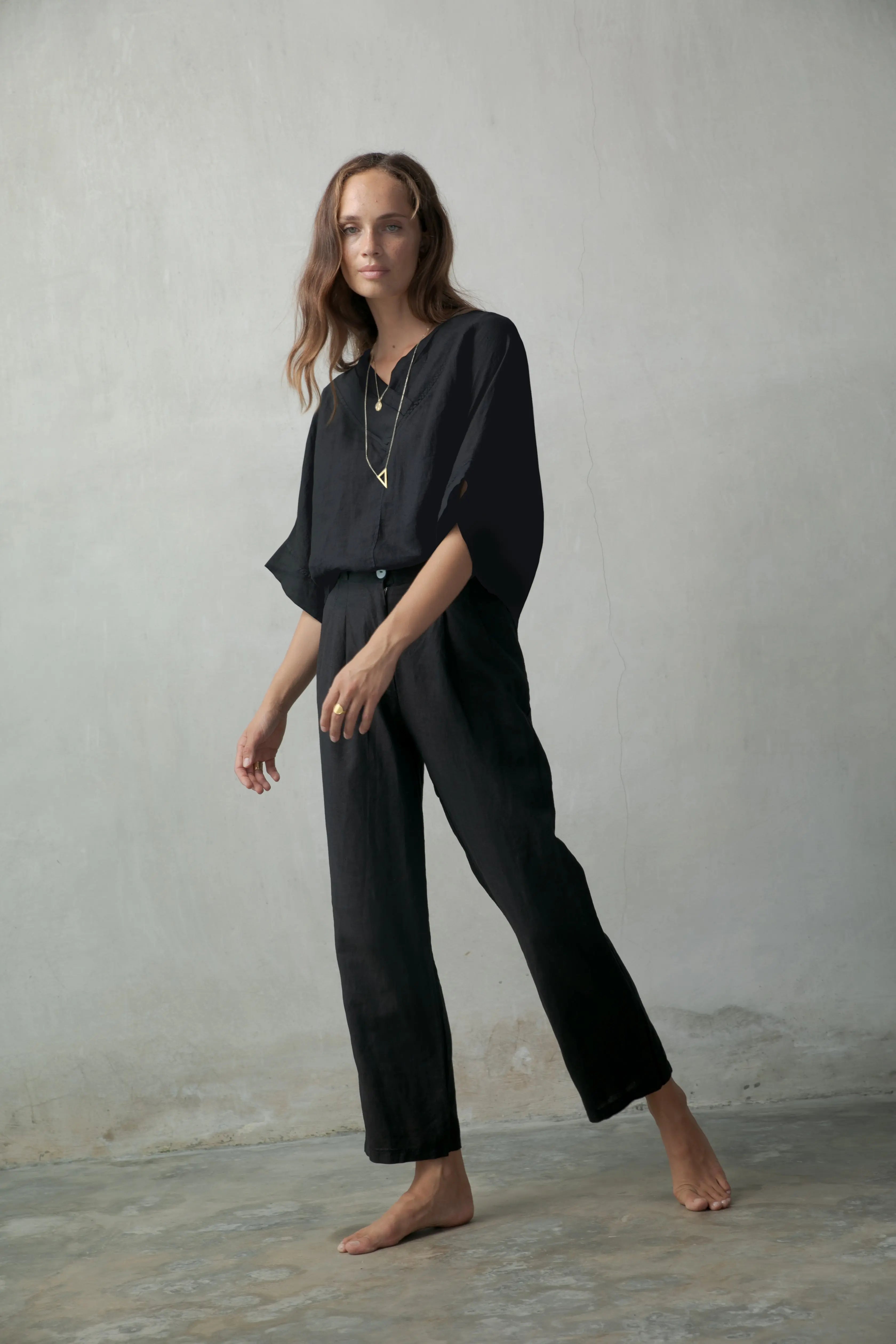 Architectures Linen Top Black Luxmii