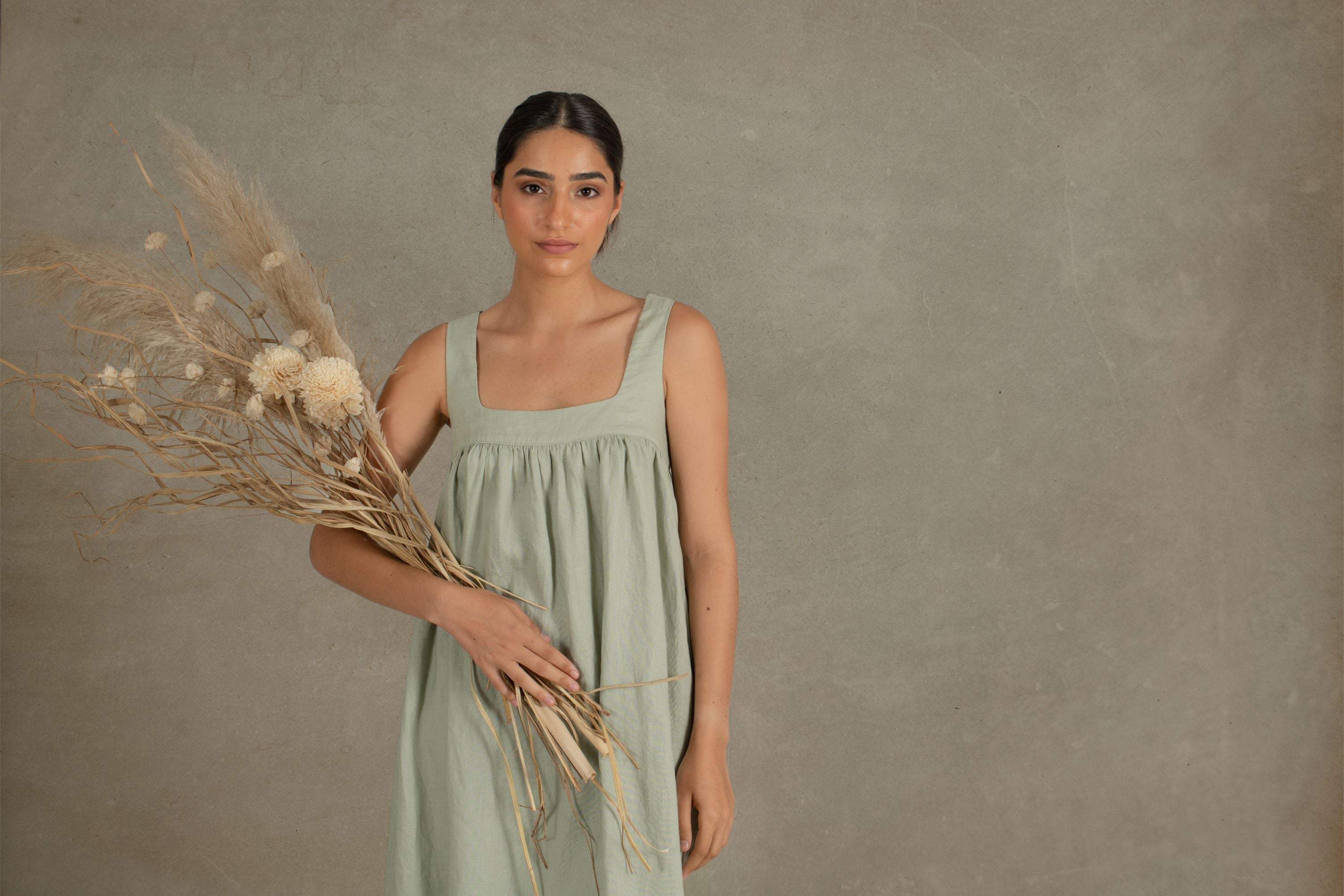 What-colours-go-with-sage-green-clothing Luxmii