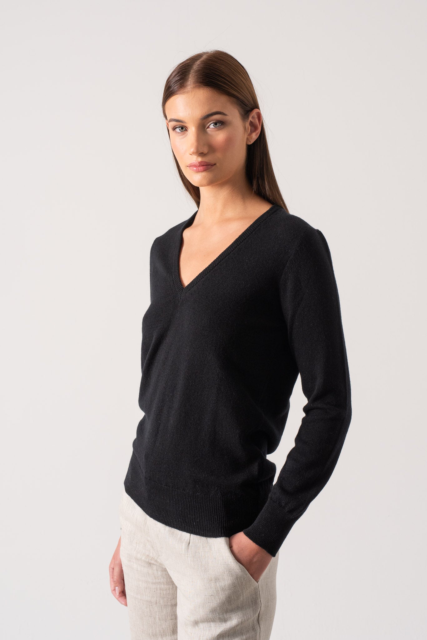 Essenza V-Neck Cashmere Sweater Navy (Copy) Luxmii