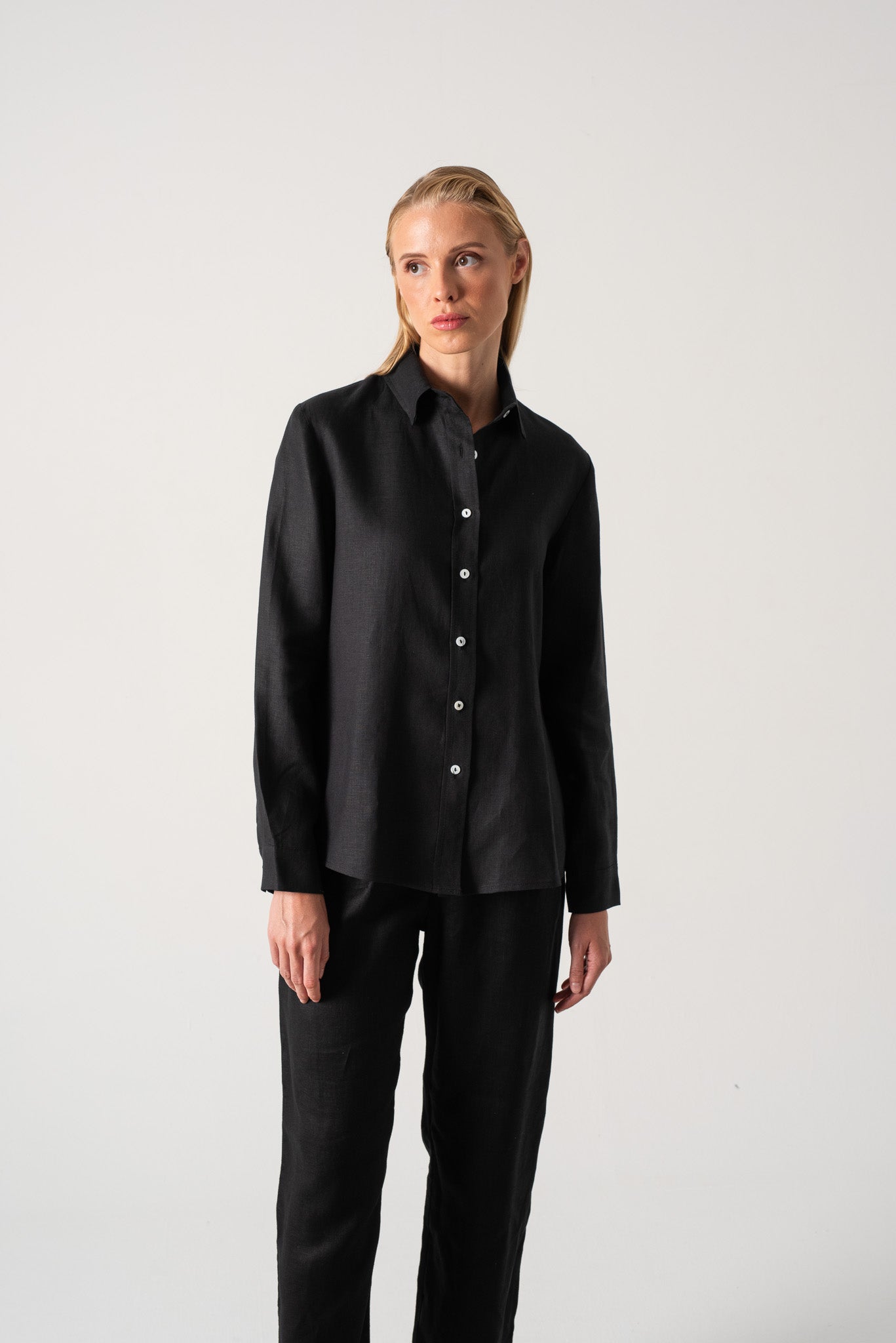 La Classica Linen Shirt Black Luxmii