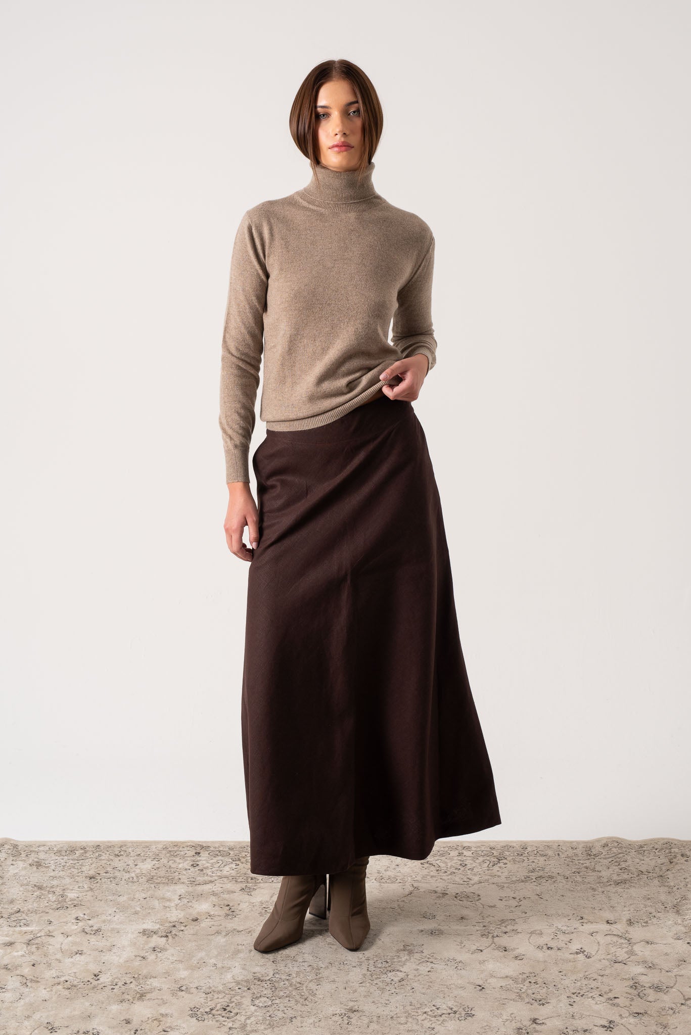 Ombra Cashmere Turtleneck Sweater Taupe Luxmii