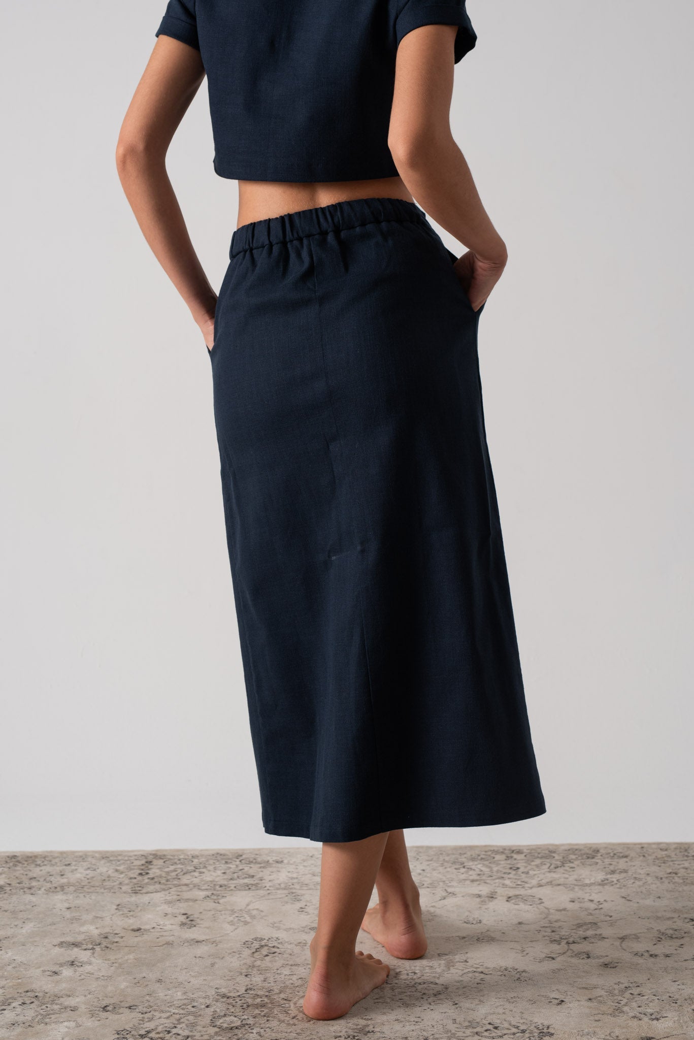 Zafran Linen Midi Skirt in Navy Luxmii