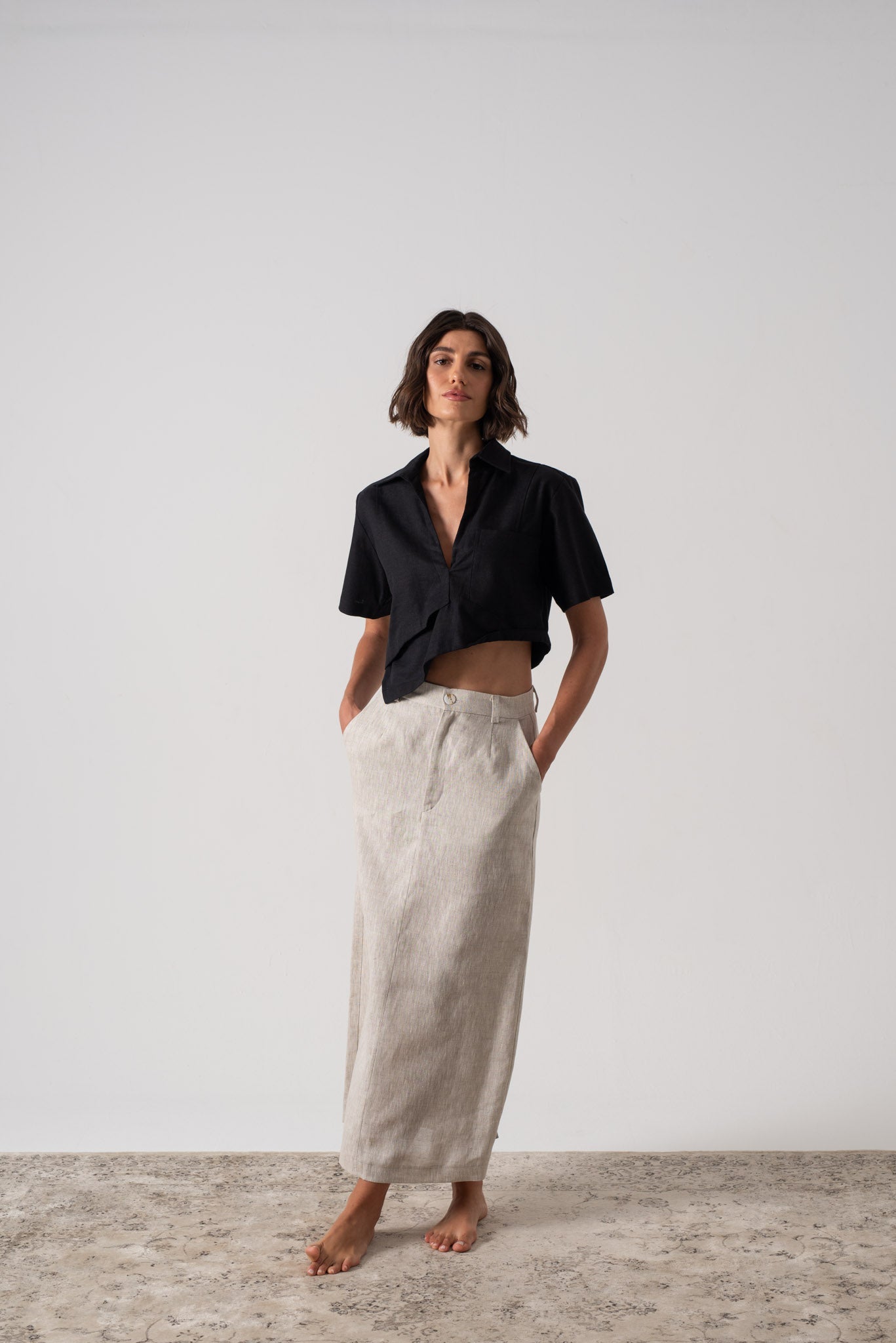 Zinnia Linen Cropped Top in Black Luxmii