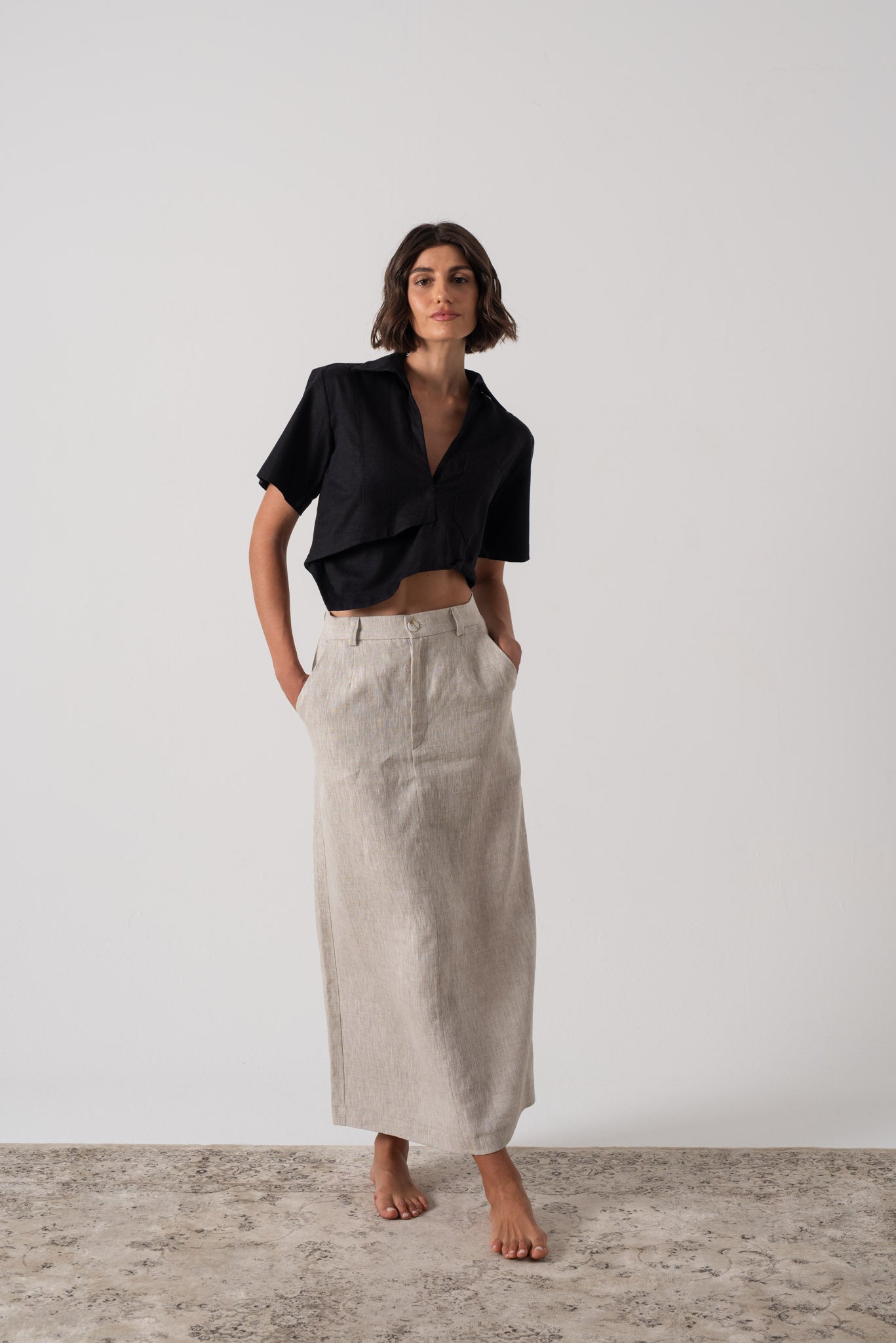 Zinnia Linen Cropped Top in Black Luxmii